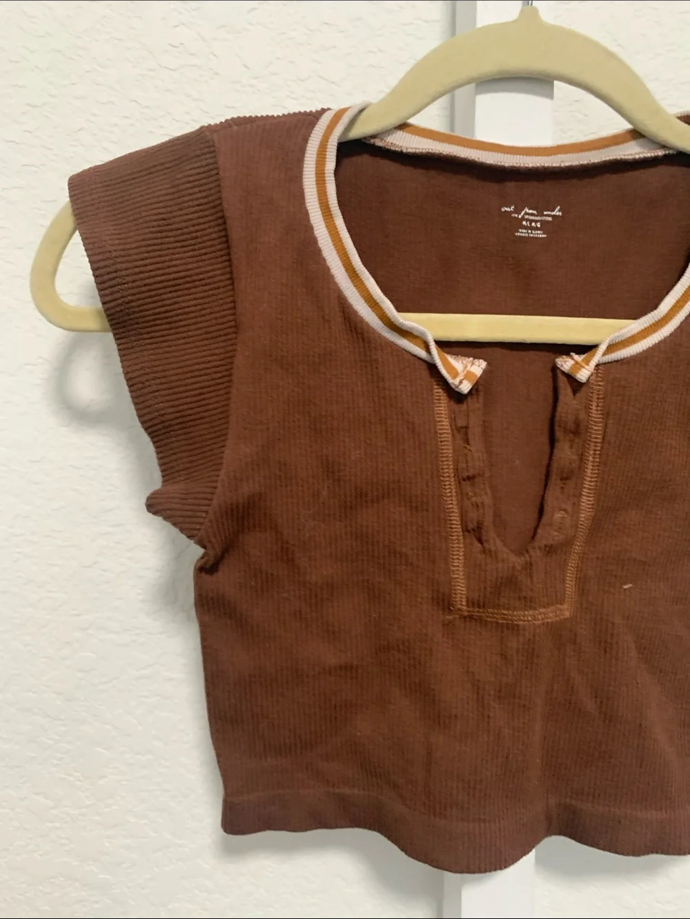 Urban Outfitters Go For Gold Brown Short Sleeve Ribbed Crop Top - Picture 3 of 8